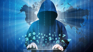 hacker sedang melakukan proses hacking